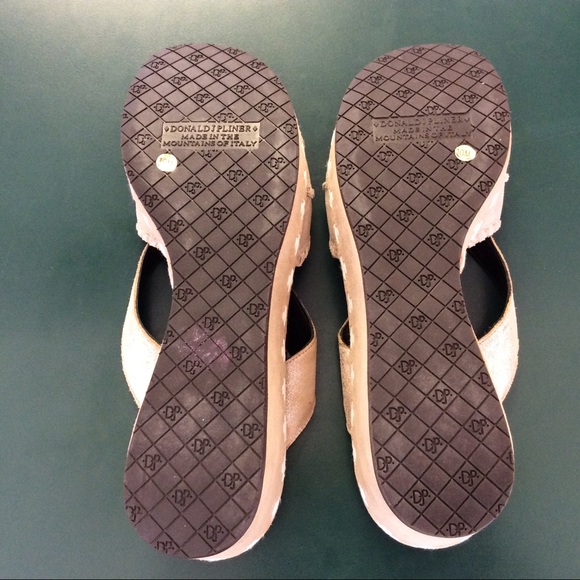 Donald Pliner Shoes! - Picture 6 of 7